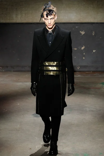 Look 27